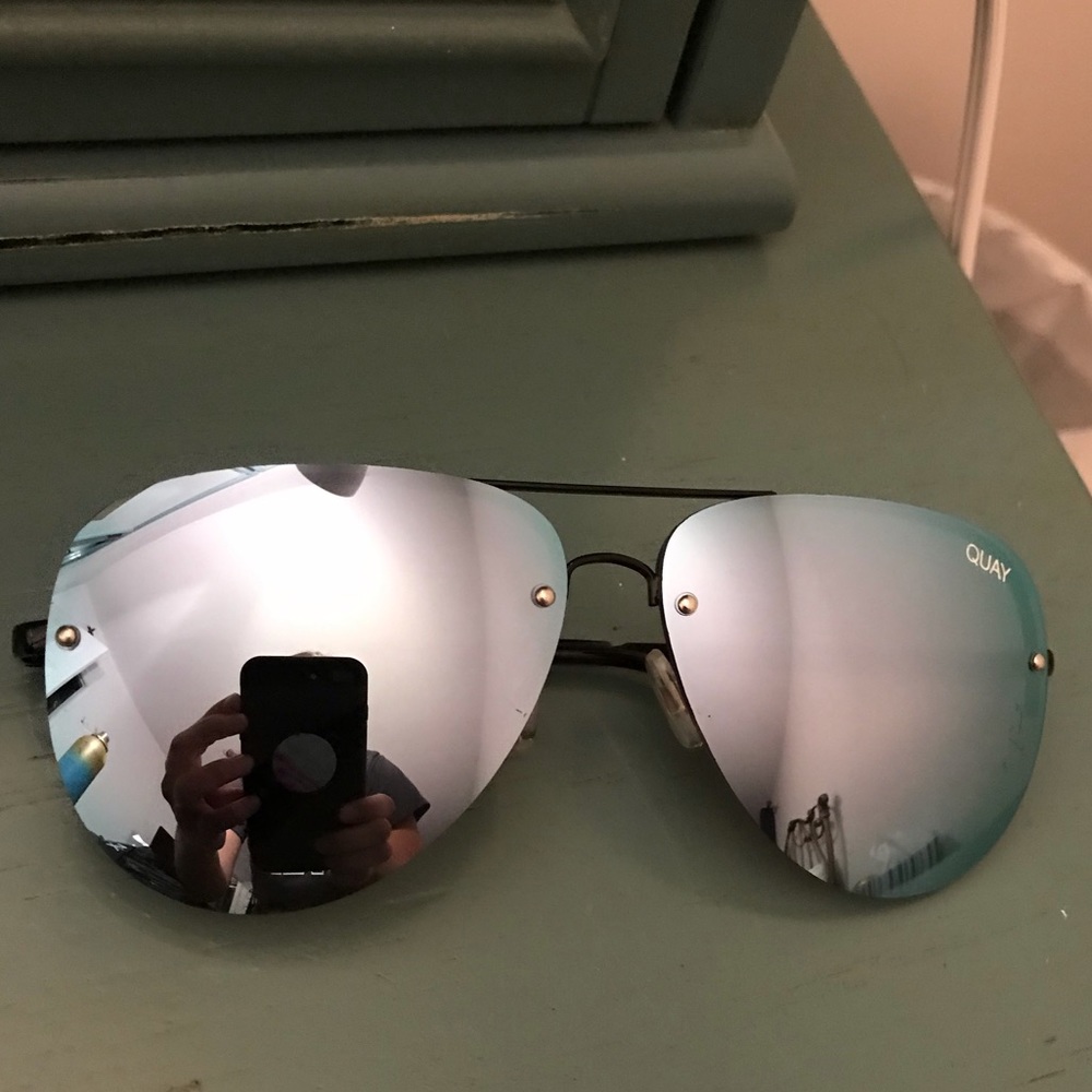 QUAY BLUE MUSE SUNGLASSES - Picture 6 of 7